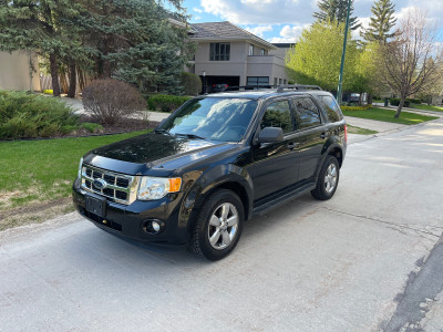 2009 Ford Escape | AWD | Leather | Heated Seats | R. Start |
