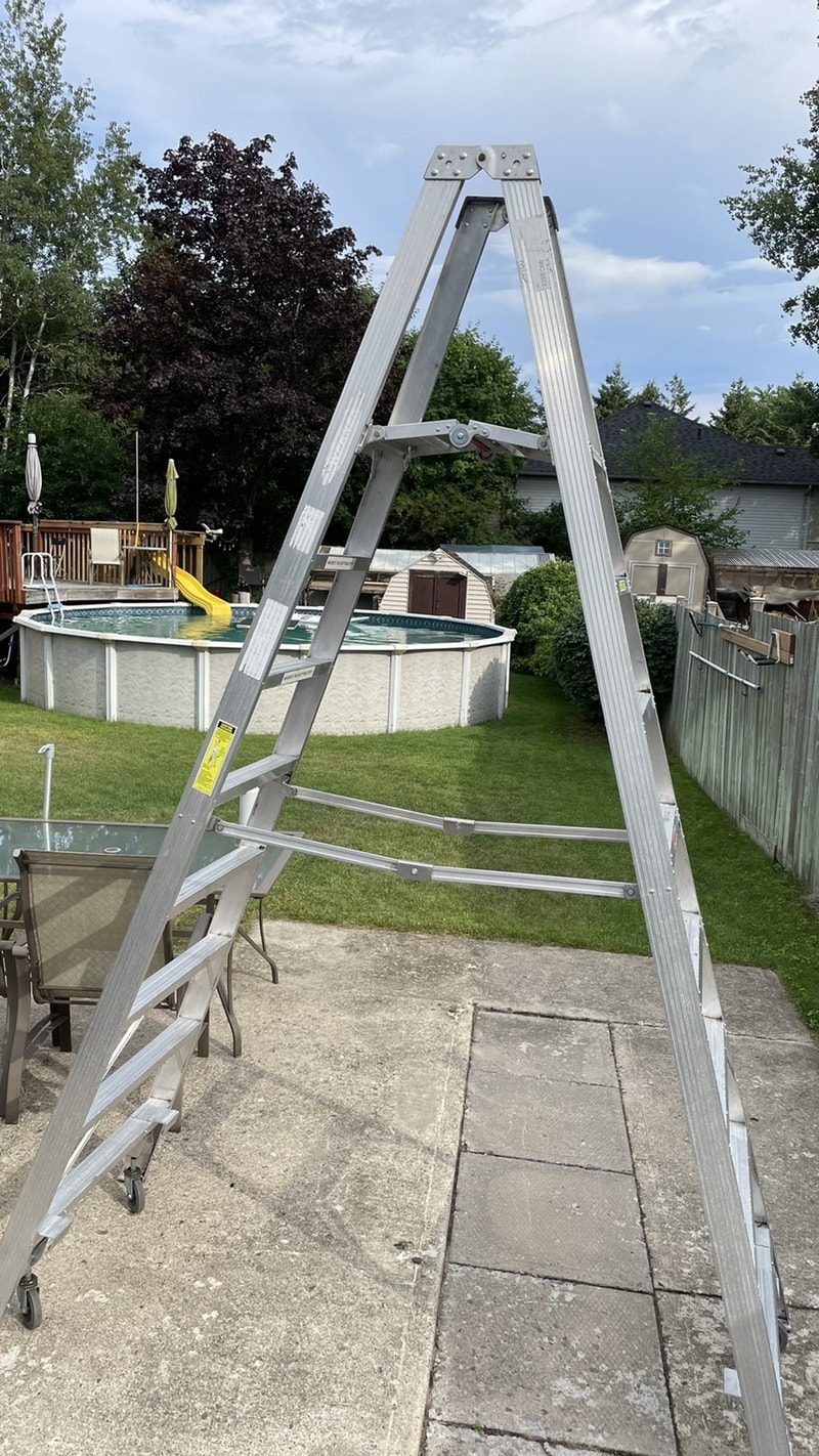 Aluminum 8’ platform ladder Ladders & Scaffolding Barrie Kijiji