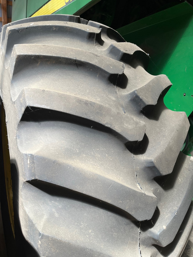 COMBINE - John Deere 9610 Maximizer in Farming Equipment in Edmonton - Image 4