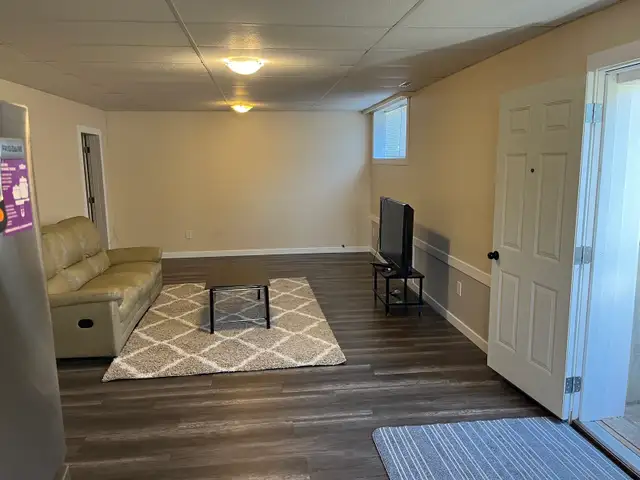 One Bedroom Basement Suite, walking distance to hospital