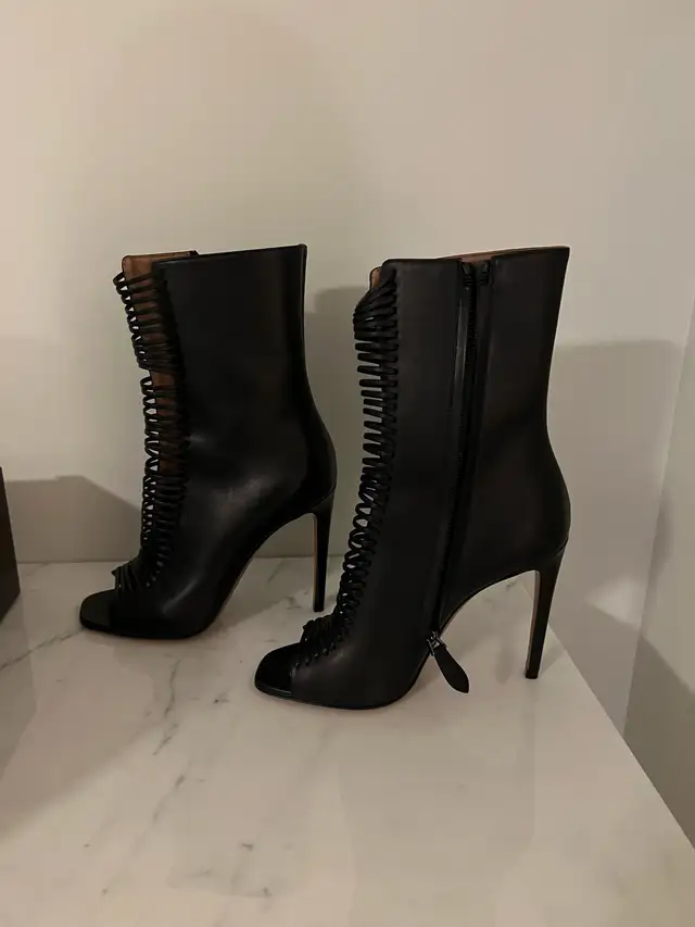 women’s Designer Shoes in Women's - Shoes in Hamilton - Image 2