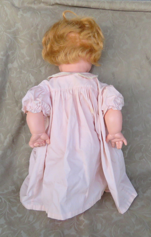 1960 DEE CEE MATTEL CANADA MOON BABY LARGE 22" DOLL SLEEP EYES in Toys & Games in City of Toronto - Image 3