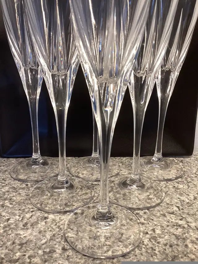 6 “Lorren Home Trends RCR Crystal Fusion” Champagne Glasses in Kitchen & Dining Wares in West Island - Image 5