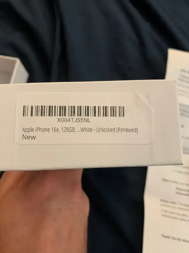 Apple IPhone 16e, 128 GB, eSIM, White, Unlocked in Cell Phones in Richmond - Image 5