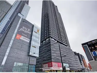 Located at the prestigious Tour des Canadiens beside the Bell Centre, this secure, sun filled furnis...