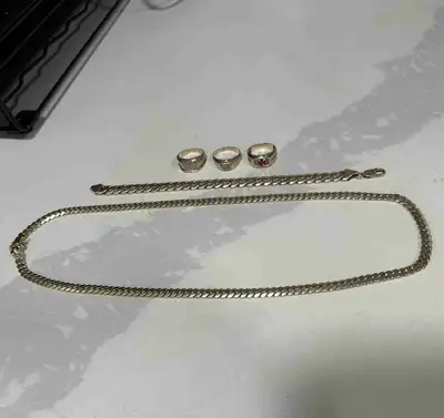 10kt Gold Jewelry •10kt Solid Gold Miami Cuban (Liry’s jewelry) 58G •10kt Solid Gold Cuban bracelet...
