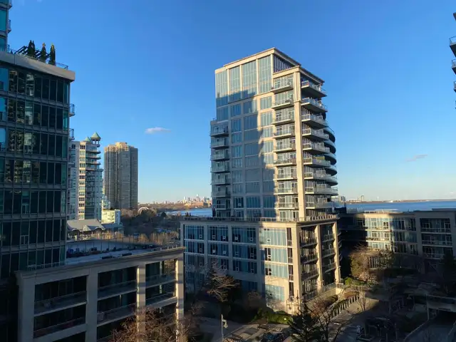 Spacious One Bedroom plus den with Water view ($2500 all incl)