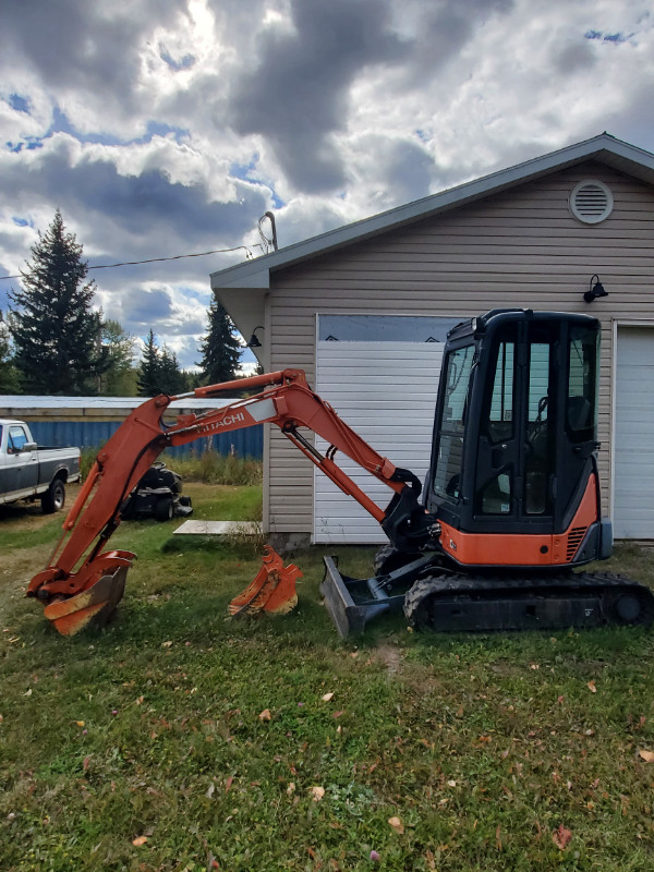 Hitachi Zaxis 27U Mini Excavator-only 398 hours in Heavy Equipment in Smithers - Image 3