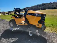 2015 CubCadet XT2 LX46 Lawn Tractor (only 91hrs)
