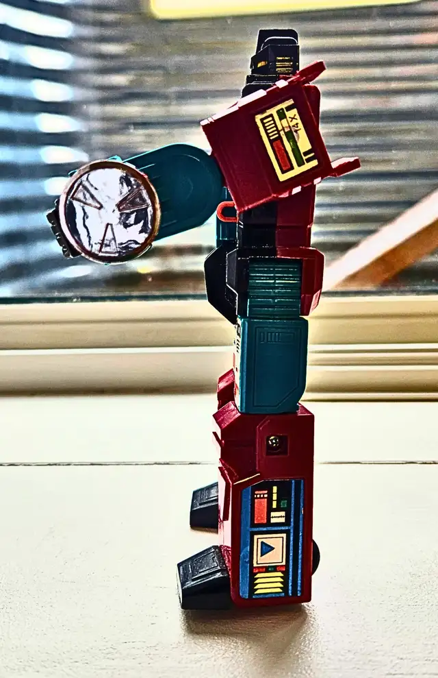 1985 Transformers G1 Perceptor Hasbro Vintage Parts & Repair in Arts & Collectibles in Grand Bend - Image 4