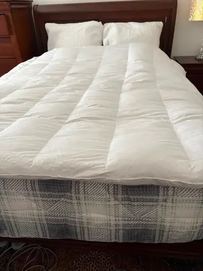White duvet (hardly used - in guest bedroom) Queen/Double, View more