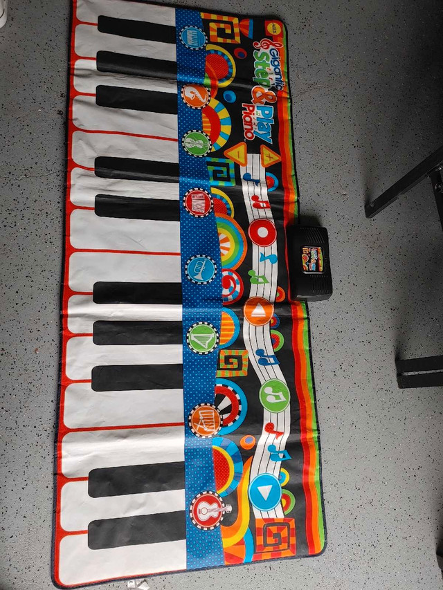 Piano     in Other in Mississauga / Peel Region - Image 3