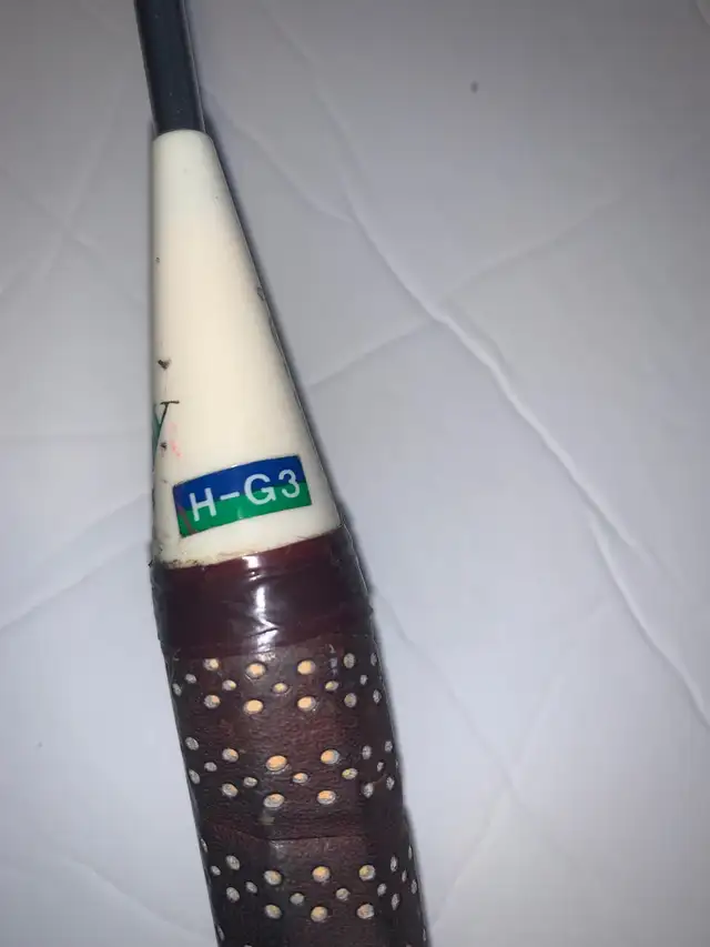 Rare find Vtg (over 40 yrs) Yonex Badminton Wooden Racket H-G3 in Arts & Collectibles in Markham / York Region - Image 7