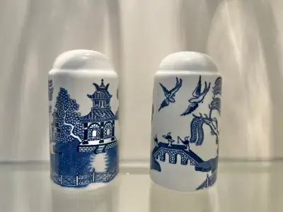 Johnson Brothers Blue Willow salt and pepper , View more