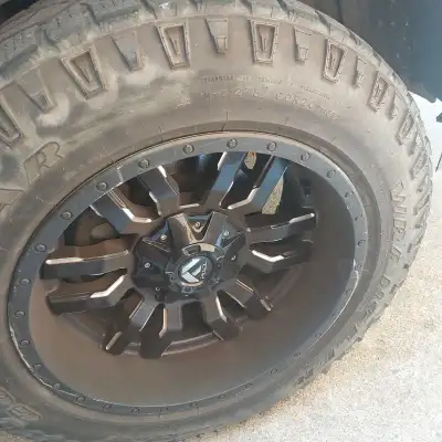Rim20" /60 /275 Chevy 6 bolt pattern. Came off of Silverado Selling to make room. Firm price.