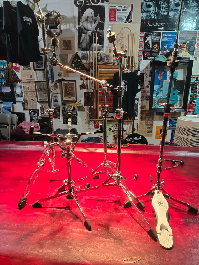 Gibraltar hardware set in Drums & Percussion in Belleville - Image 3