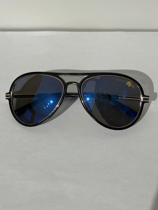 Lacoste sunglasses/ lunettes de soleil dans Bijoux et montres  à Ouest de l’Île - Image 2