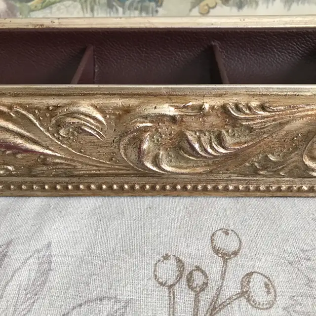 Vintage Hollywood Regency Old World Organizer Box / Wall Shelf in Home Décor & Accents in Ottawa - Image 8