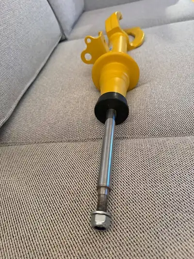 Never been installed! Brand new as received! Bilstein B6 struts for f10/f06 5 and 6 series. they are...