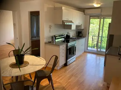4 1/2 meublé tout inclus location temporaire 2300$/mois