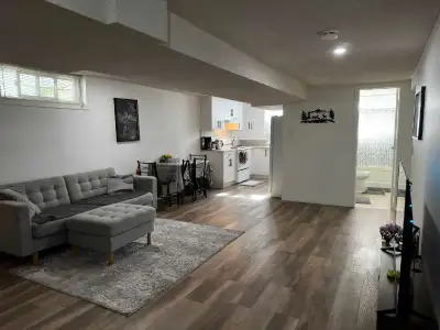 Glendale Basement suite near LRT Station