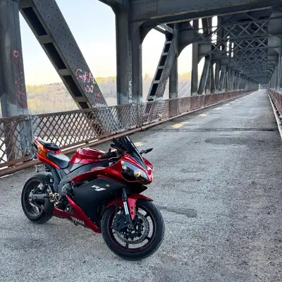 Selling my 2007 Yamaha R1, this machine is the closet you can get to flying a jet without having a p...