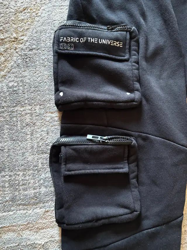 Fabric of the Universe "CG-TYPE 04G" Techwear Cargo Joggers in Men's in City of Montréal - Image 4