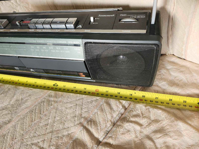 Vintage Sony boombox in Stereo Systems & Home Theatre in Leamington - Image 4