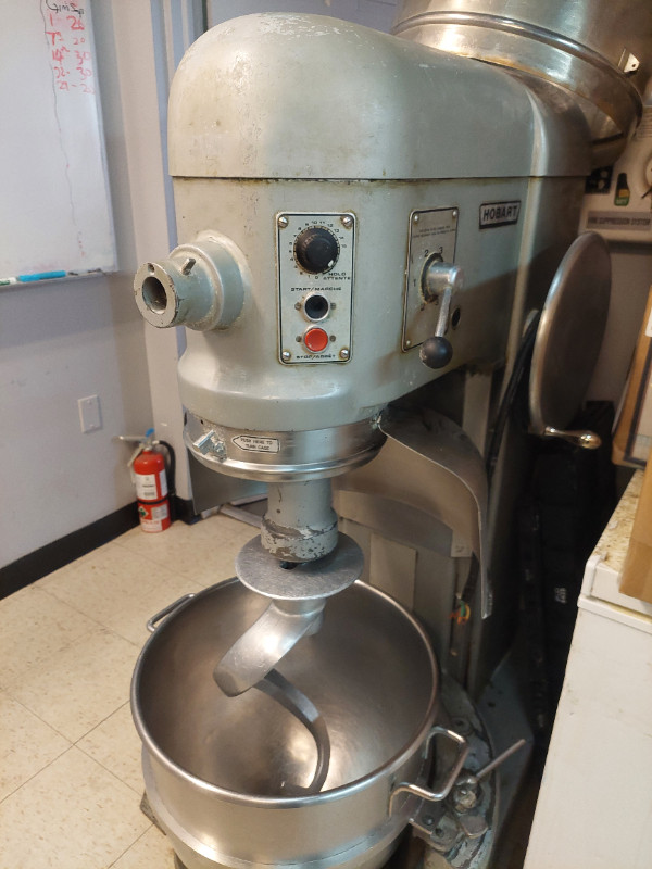 80QT HOBART DOUGH MIXER FOR SALE in Industrial Kitchen Supplies in Calgary - Image 3