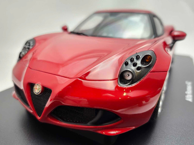 Alfa Romeo 4C Alfa Red 1:18 Diecast Composite Autoart Rare 70189 in Arts & Collectibles in Kawartha Lakes - Image 2