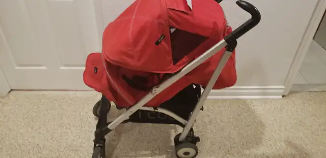 Baby / Toddler Foldable Stroller in Strollers, Carriers & Car Seats in Markham / York Region - Image 4