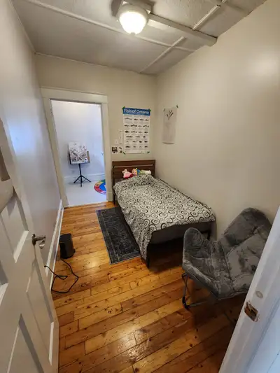 My daughter is subletting her room from May 1st to August 30th 2026 – FEMALE only. This is a 3 bedro...