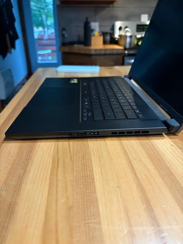 Laptop Aero Gygabite X16 Rtx 5070 in Laptops in Laval / North Shore - Image 4