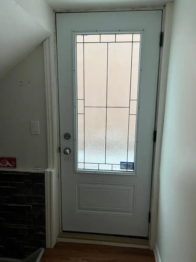 Basement shared room for females Ajax Durham in Room Rentals & Roommates in Oshawa / Durham Region - Image 2