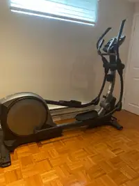 Elliptical exercise machine 