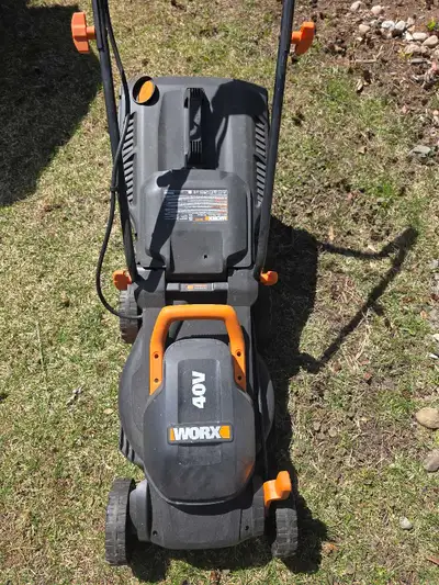 Tondeuse/Lawnmower, View more