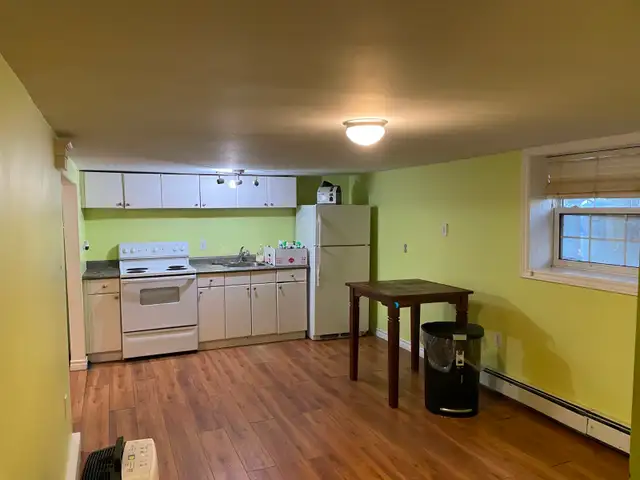 Dal/Kings Students - 3 Bedroom Basement Flat- 1/2 Block to Kings