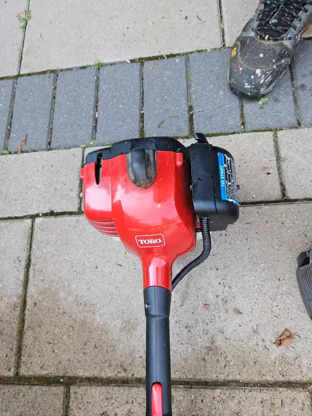 Trimmer.  weed eater TORO. Husquarna63235014113027124