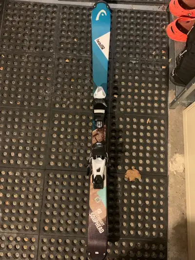 skis  127 cm juniors  heads avec fixations (twin tip), View more