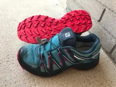 Men's US 6.5 Salomon XA PRO 3D Gore-Tex Trail Running Shoes, View more