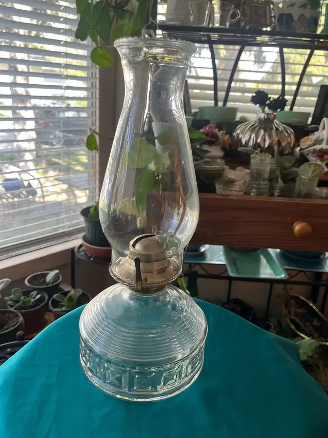 Decorative vintage oil lamp63654761032449120