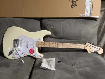 Squier Affinity Stratocaster like new in box, View more