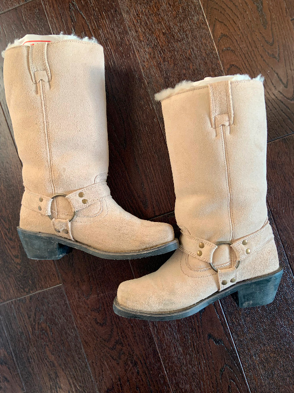 Flurries brand -women’s  suede moto boot - cream- size 7 in Women's - Shoes in Strathcona County - Image 3