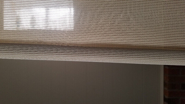 Roller Blind 93" wide x 64" tall in Window Treatments in London - Image 2