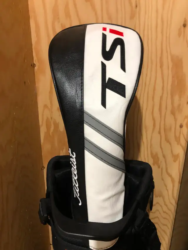 Titleist TSI driver head cover in Golf in Norfolk County - Image 2