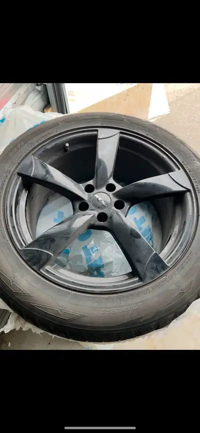 -(Blizzak DM-V2) is make of tires -19 inch -Dot h4v2 - center bore and offset dimensions They're 5x1...