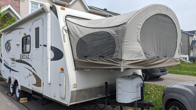 Roulotte hybride 2011 - Kodiak 210ES dans Caravanes classiques  à Laurentides