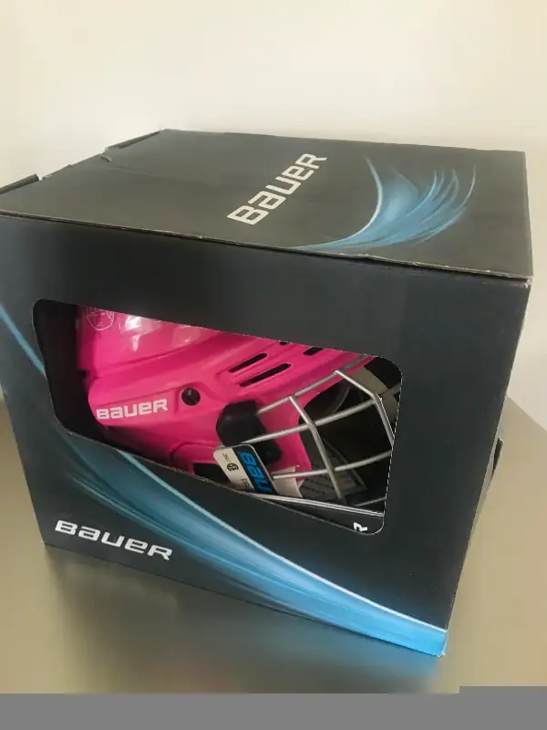bauer helmet and skate in Skates & Blades in Markham / York Region - Image 4