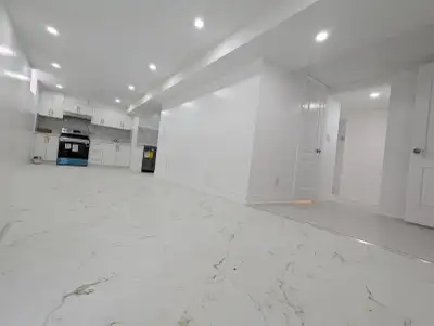 Shared room with a boy available in a bright, spacious, clean basement from June month - 450 CAD (In...
