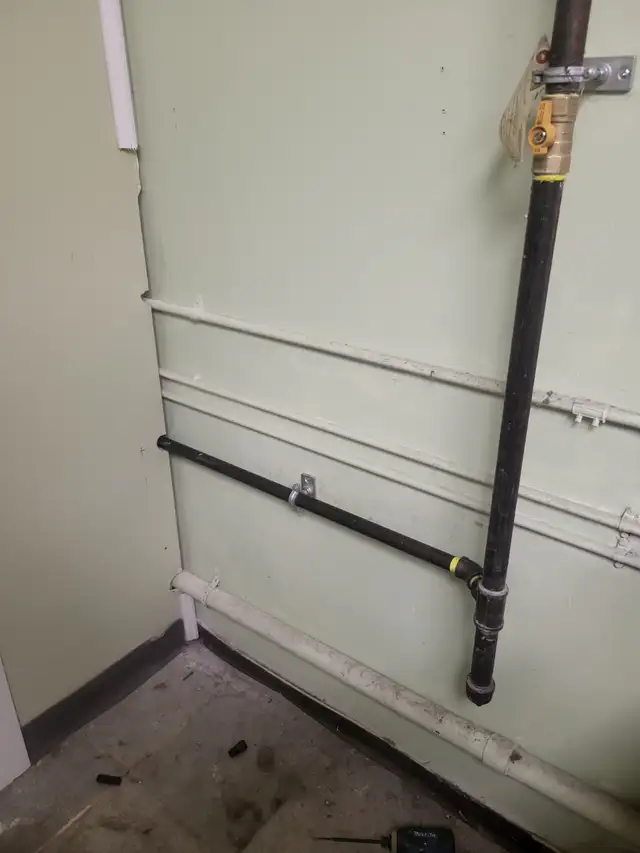 How's that Hotwater tank doing? Plumber/gasfitter here to help63654774785795123